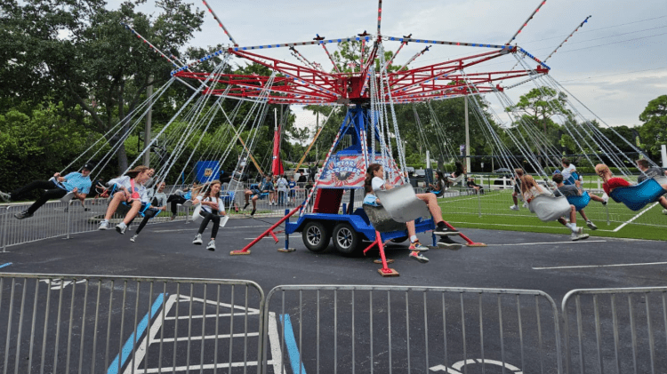 Star Screamer Midway Ride